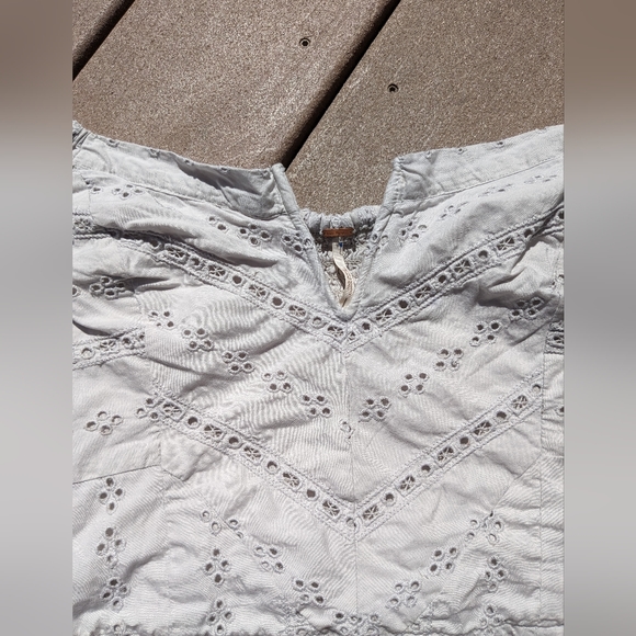 Women's FREE PEOPLE off shoulder crop shirt size medium - Picture 2 of 4